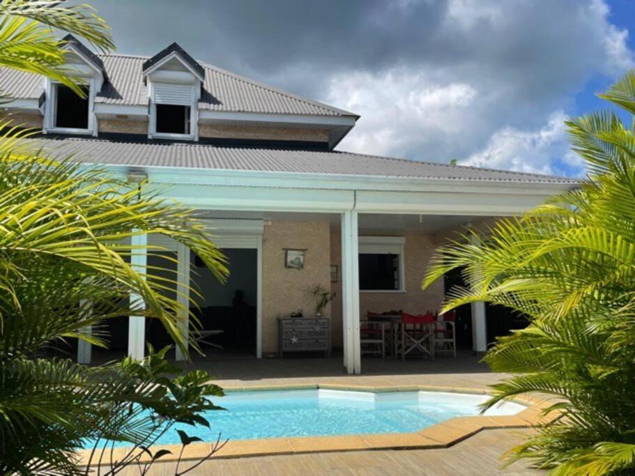 Magnifique Avec Piscine Et Jardin Villa *